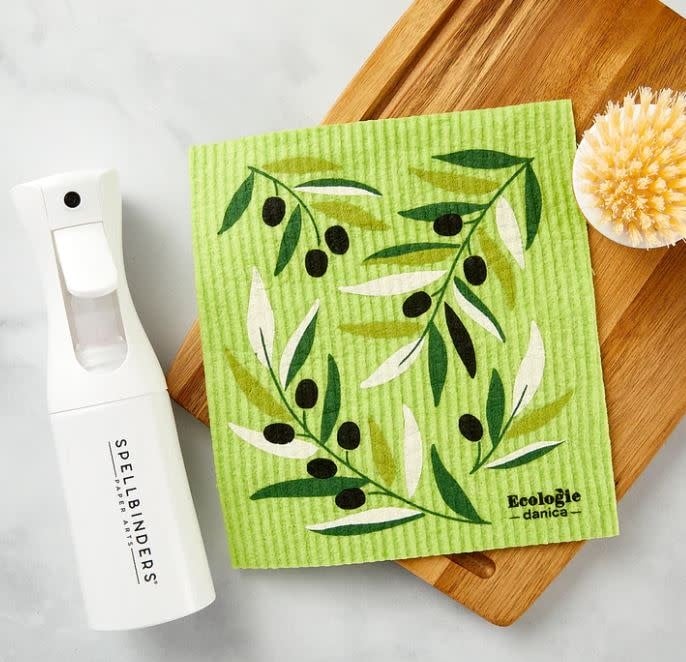 Spellbinders Mighty Mister- Spray Bottle