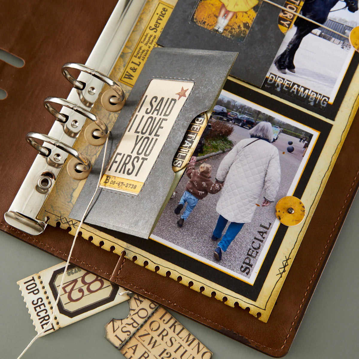 Page With Flap Pocket - Die by Esther Glas